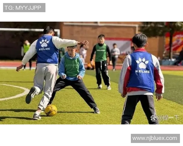 足球星罗成长之路与赛场荣耀全面解析与未来发展展望